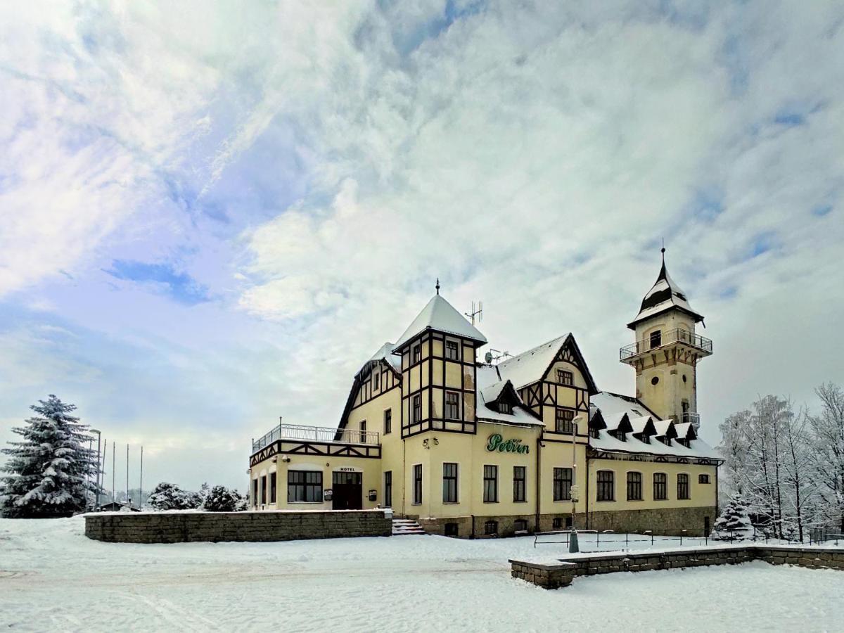 Hotel Petrin Яблонец-над-Нисоу Экстерьер фото