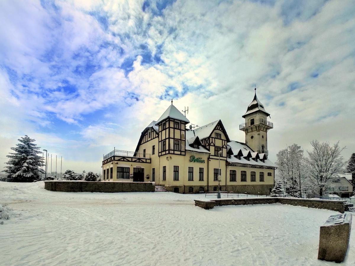 Hotel Petrin Яблонец-над-Нисоу Экстерьер фото